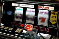 Amazon.co.jp: Title: Slot machines A pictorial history of