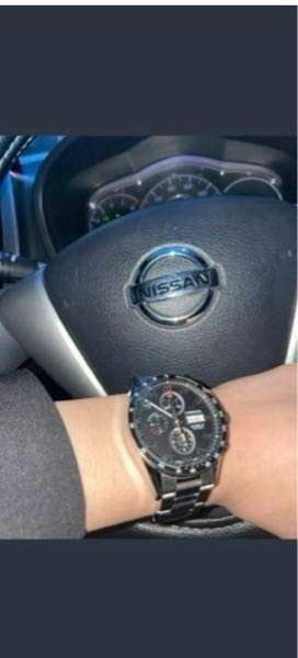 20歳の漢です 200万の車と50万円の腕時計を持っているのは平均的ですか？ 楽天ブラックカードを使っています
