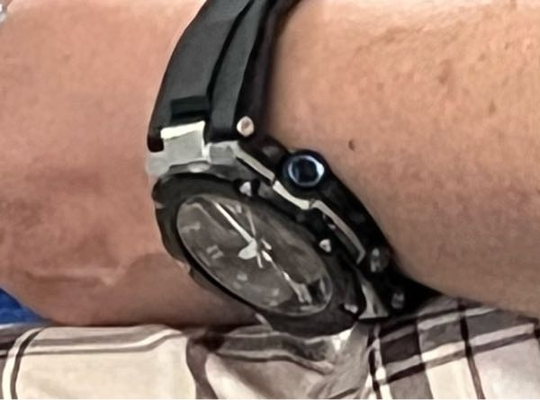 この時計はどこのブランドのものでしょうか？
