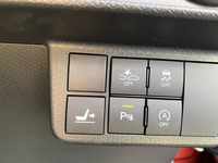 画像のダイハツタントのpボタンは何ですか 駐車の際に障害物などに Yahoo 知恵袋