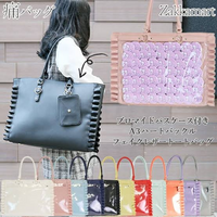 このA3ハートバックルフェイクレザーフリルトートバッグという