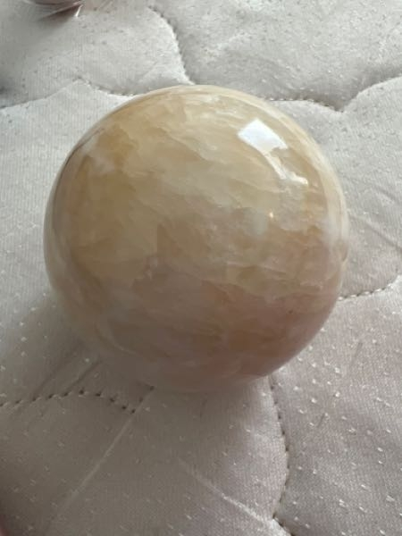 この石は水晶でしょうか 石に詳しい方教えてください 画像がピンボケでバ Yahoo 知恵袋