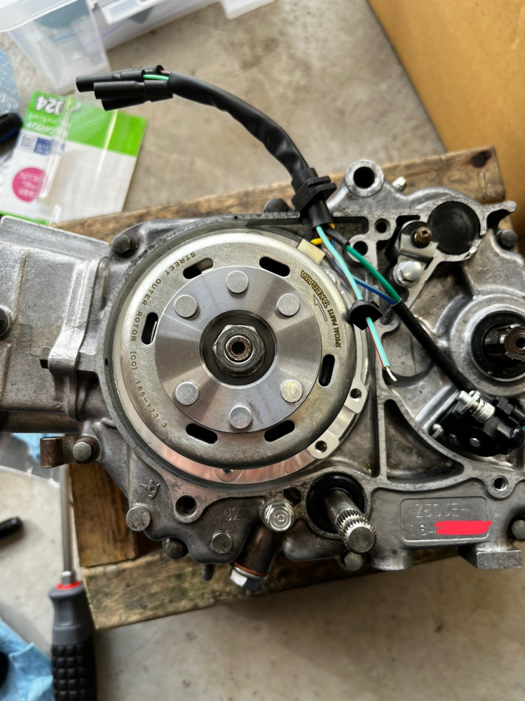 Z50J16〜モンキー6v後期を現在レストアし、タケガワのシャリー用12v 
