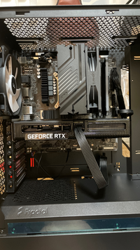 何が間違ってるのかわかりません 電源を入れてみるとcpuクーラー Yahoo 知恵袋