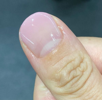 ジェルネイルをネイルサロンでやってもらいました 1色のグラデでお願いしたの Yahoo 知恵袋