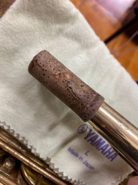 至急バリトンサックスを吹いていますネック に亀裂が入っているので Yahoo 知恵袋