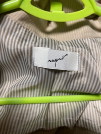 洋服のタグに書いてある筆記体が読めないです ブランド名だと思うのですが 教 Yahoo 知恵袋