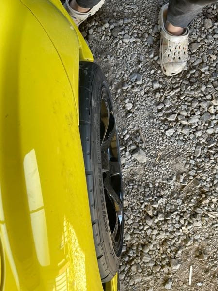 真上から見てフェンダーから3センチほど出てるんですが車検の時は純 