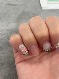 ジェルネイルをしている爪が折れました 小指なのですが写真の黒丸の部分はくっ Yahoo 知恵袋