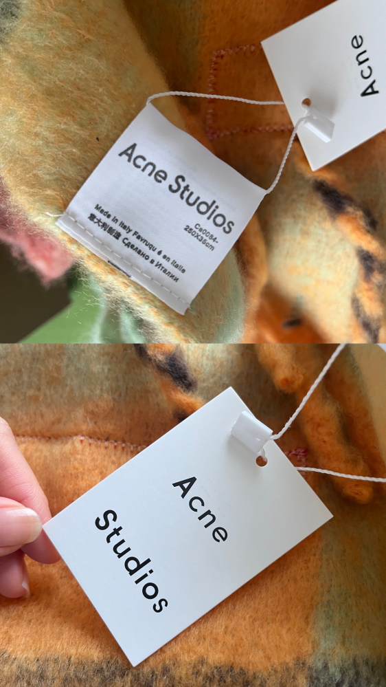 このAcneStudiosのマフラーは偽物でしょうか?本物をお持ちの方 このAcneStudiosのマフラーは偽物でしょうか?本物をお持ちの方