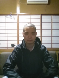 自分の顔ですやっぱり第一印象怖い雰囲気出ちゃってます 服の色で雰囲気変わり Yahoo 知恵袋