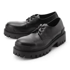 BALENCIAGAのダービーシューズに似た靴ってありませんか？ - Yahoo!知恵袋