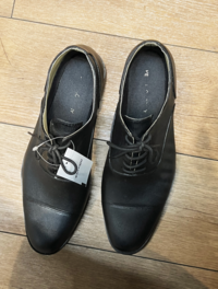 Abcマートなどでは靴を購入して今履いているスニーカーを引き取 Yahoo 知恵袋