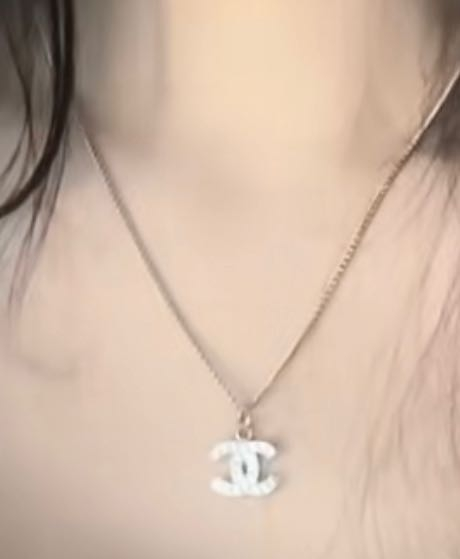 りちゃむです✨購入しないで下さいCHANELココマークネックレス CHANELのココマークのネックレスはもう店舗、公式で売ってない