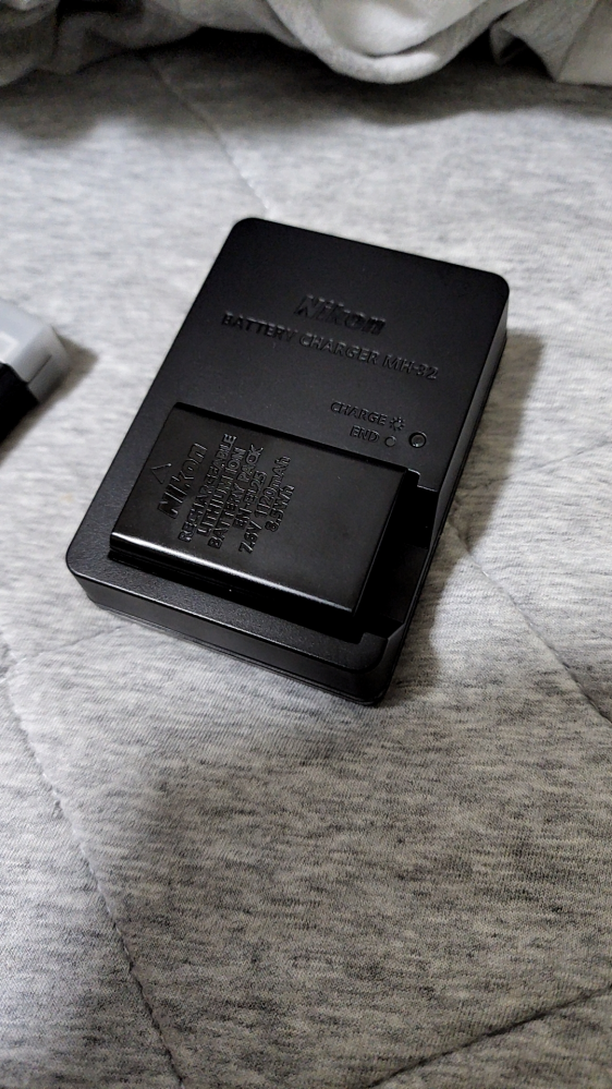 NikonのZfcを購入して初めてバッテリーをチャージしていたのですが、充