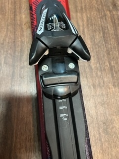 知人よりサロモンのパワーラインLX750の152cmのスキー板をも