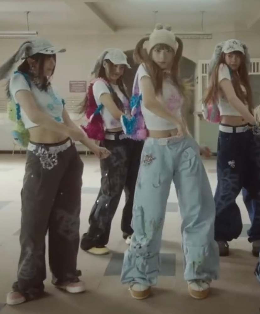 newjeans ズボン NewJeansハニOmg
