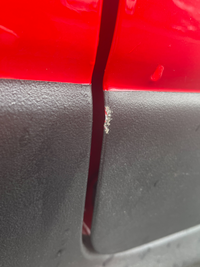 車のドアをぶつけてしまい、画像のように傷ができてしまいました。5 