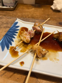 焼き鳥屋で生焼け？肉を食べたんですが大丈夫でしょうか？
店員さんには温め直しましょうか？
と聞かれましたが既に食べてたので。。 