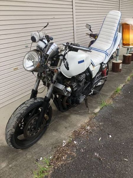 バイクのことで教えてください3段シートって構造変更必要ですか？X