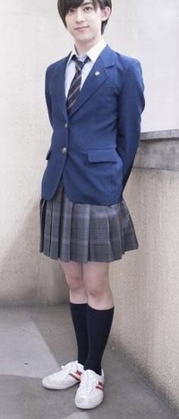 今はジェンダー平等な社会ですが、まだ男性が制服スカート選ぶと偏見... - Yahoo!知恵袋