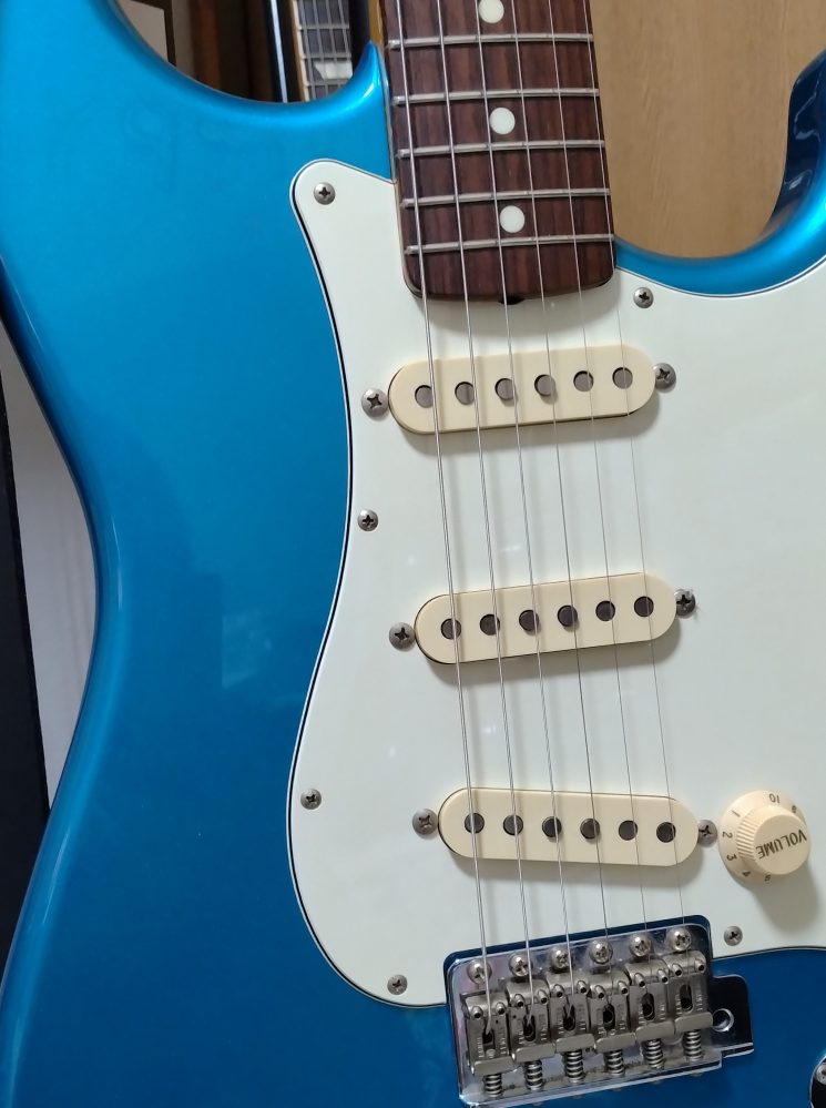 FenderJAPANst62tx2002年式をネットで購入したものです。 - Yahoo