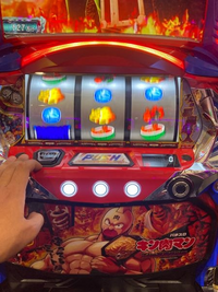 スマスロキン肉マン通常時ずっと下パネル消えてるんですけど、まさかの設定L！？、、こ、故障ですよね？ 