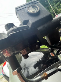 バイクのブレーキスイッチがずれていてブレーキランプが付きっ