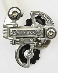 SHIMANO600リアディレイラーの対応歯数と何速用かご存知の