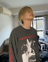 れてんじゃだむのじゃだむがきているこの服はどこのですか？動画はこ... - Yahoo!知恵袋