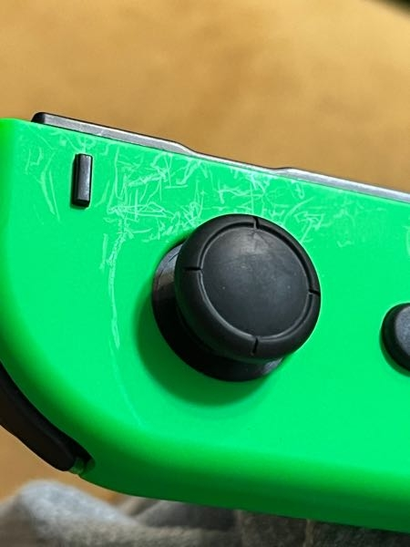 スイッチ　任天堂　ジョイコン傷あり Switchのジョイコンにこのような傷？跡がついてしまいました。これを
