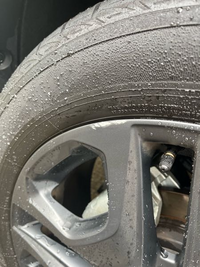 改良後のrav4adventureの純正ホイールなのですが、謎の