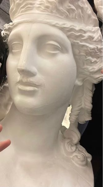 この石膏像の名前はなんですか？ - 日本ではアリアス胸像とよばれる