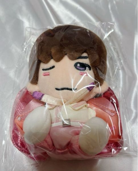 【至急】 最近なにわ男子を好きになり、メルカリにてちびぬいを購入したいと考えています。 しかし、偽物が多く出回ってると聞き、こちらが偽物か本物か分かる方いらっしゃいましたら教えてください。