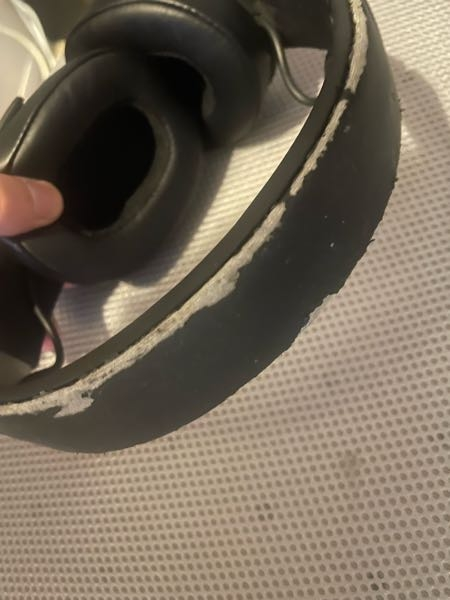 ヘッドフォンの頭部分がかなりボロボロになってるんですがこれ何か対