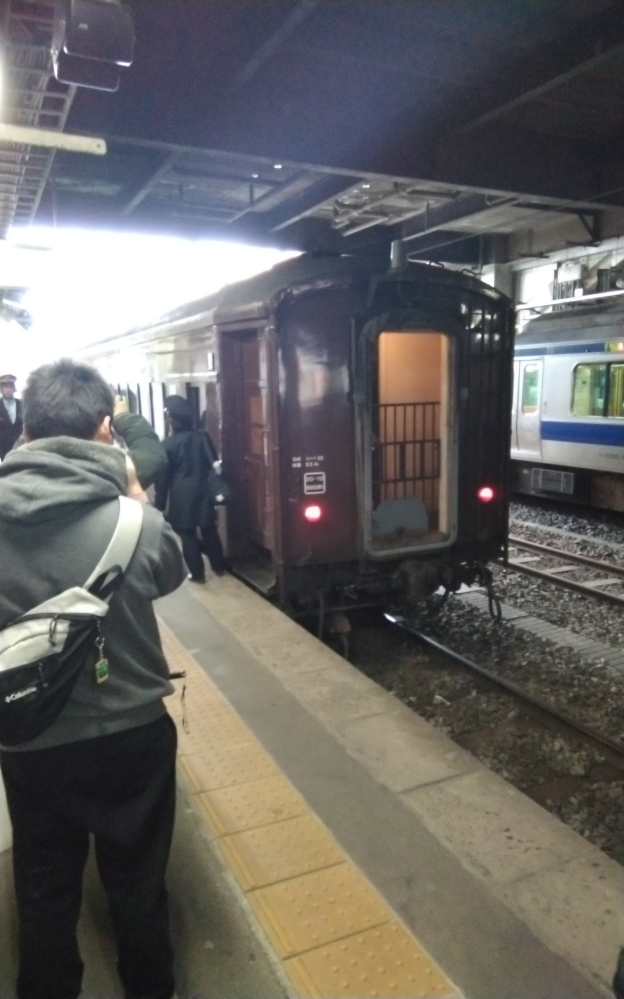 12系客車は、引っ張られた感がするのに、旧型客車は、乗っていて引っ張られた感があまり無かった…。客車によって、これらの違いはあったりするのでしょうか？