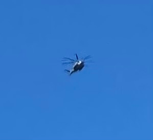 四角い翼の飛行機が飛んでいたのですがなんという飛行機だかわかりますか？ ぱっと見の印象はハゼみたいだなぁ、でした。 ガビガビ画質ですが画像も添付します。 今日の9時頃、神奈川西部でみました。
