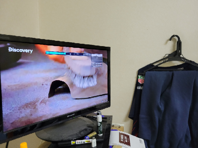 914のエンジン回りのスチールカバーですマイクは直ぐサンドブラストやビーズブラストかけてしまいますがエドはなるべくお金を使わずに手作業でワイヤーブラシ掛けて居ますあなたならどちら派ですか？ よろしくお願いいたします