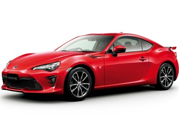 ミニバンやSUVより遅い86をスポーツカーと呼べるのでしょうか？ 人によってスポーツカーの定義は違いますが、やはり一般的にはスポーツカー＝速いと感じる人が多いと思います。 私もそう思ってます。 トヨタの86(zn6)は0-100加速が8.6秒(AT)であり、この数値はコンパクトカーのフィットハイブリッドより遅いです。 スイフトスポーツには完全に負けます。 ミニバンのvoxyとかのハイブリッドにも下手したら負けます。新型のプリウス2Lには余裕で負けます。 ハリアーハイブリッド、RAV4PHVにも負けます。 こんな車をスポーツカーと呼んでいいのでしょうか？ ただ、運転が楽しいだけみたいです。 排気音はサウンドクリエーターで作った人工音に過ぎません。ちなみにそんだけ遅いのに、ハイオク指定で実燃費も9-11ぐらいです。