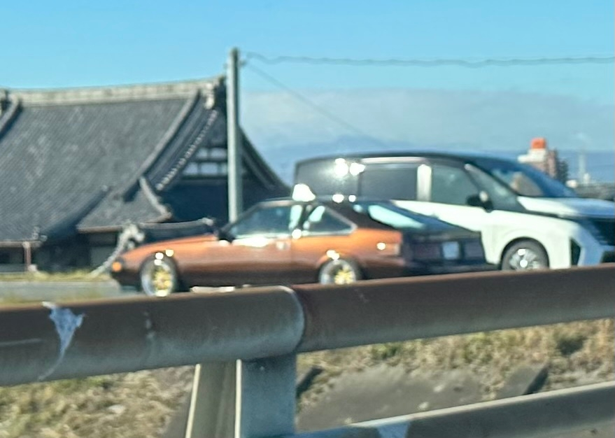 この車の名前を教えて下さい。
