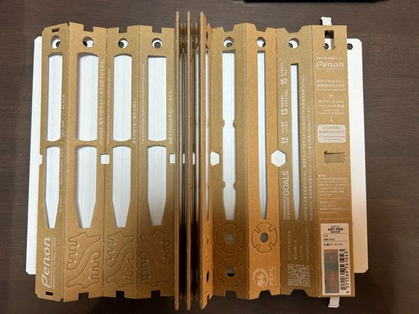 penonnのアートペンを購入して開封したのですが下にあるやつが何かわかる方いらっしゃいませんか？ 長いので一部折り畳んでいます。