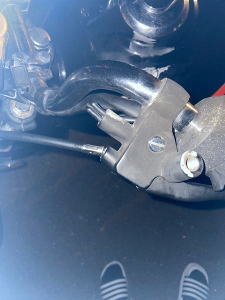 CBF125というバイクに乗っているのですが、クラッチワイヤーを付け替えた際，なぜかハマりませんなぜですか？