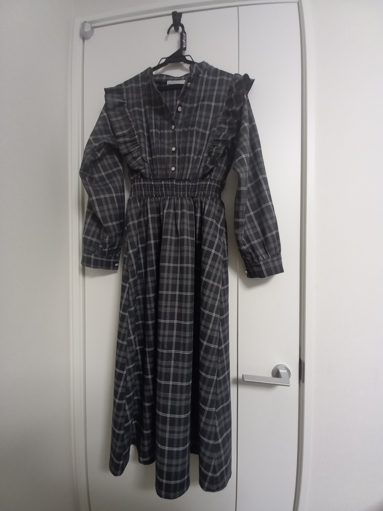3月にディズニーに行く予定なのですが、この服だと寒いですかね？