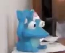 至急！商品を探してます！！ はじめしゃちょーさんの昔の動画に出てて（2013くらい）カエルのメガネスタンドでしょうか？？ 一目惚れして欲しくなりました。どなたかご存知の方回答よろしくお願いします！！