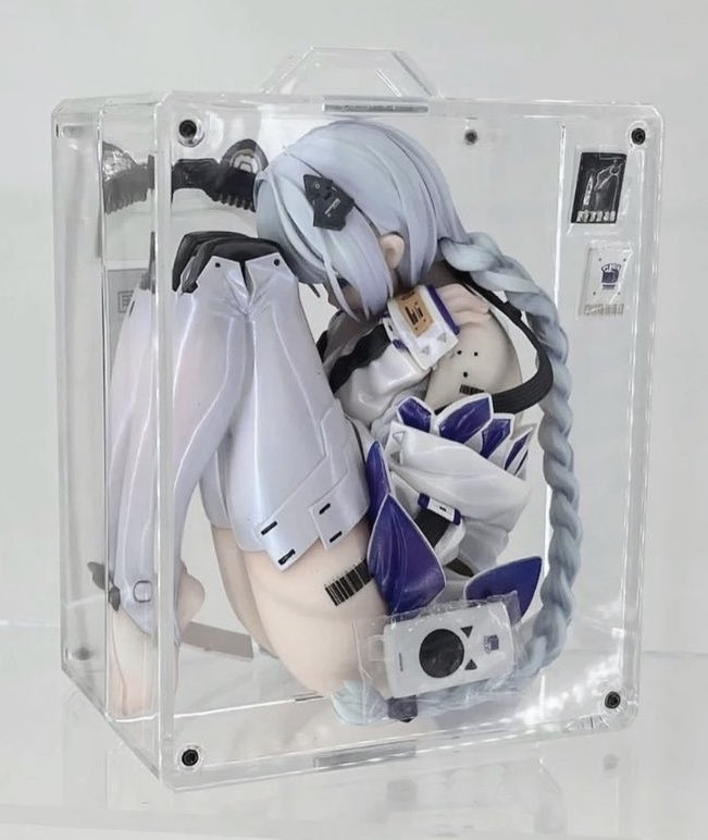 このフィギュアのキャラクターの名前わかる人いたら教えて頂きたいです アニメ 漫画 三つ編み 白髪 フィギュア