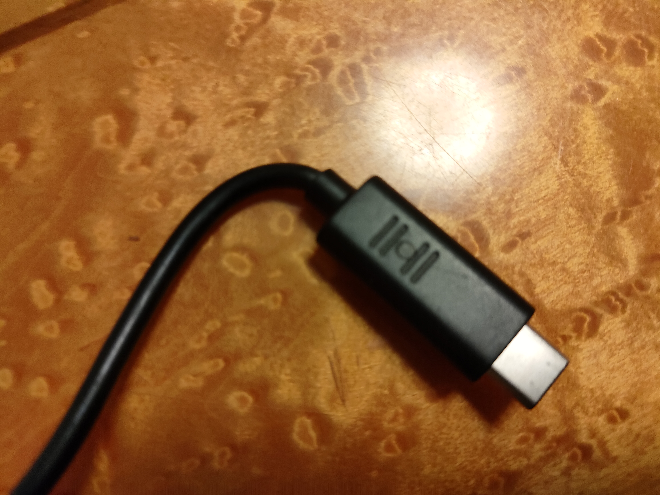 買ったばかりの充電コードがことごとく使えなくなる - 長文失礼します