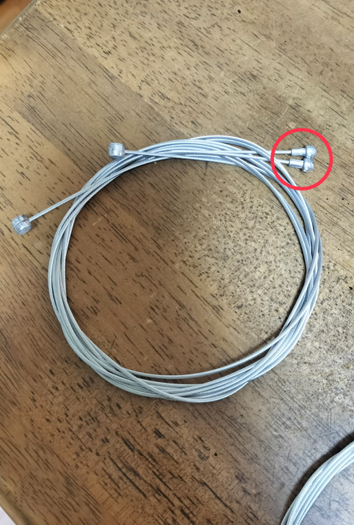 自転車のブレーキワイヤーを購入したのですがきのこのような形をした