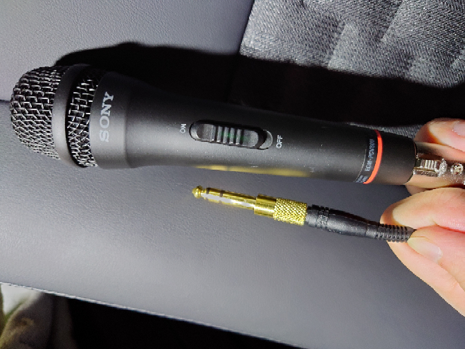 スピーカー他、マイクなども、すべて、ついています。 キングジム公式ストア スピーカー付きマイク SPMC10 SPMS1 SPMS2