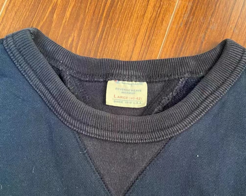 最近、チャンピオン・リバースウィーブのスウェット(らしき服)を古着で 