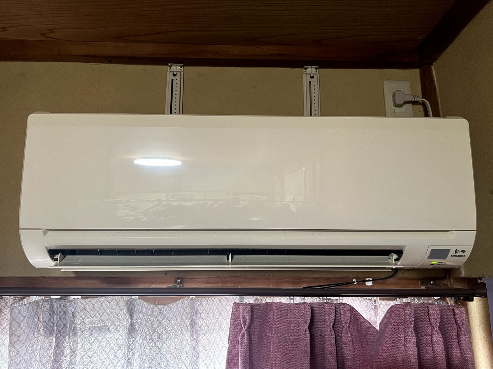 窓用エアコン Iwatani 2001年製② ※窓枠無し - 季節、空調家電